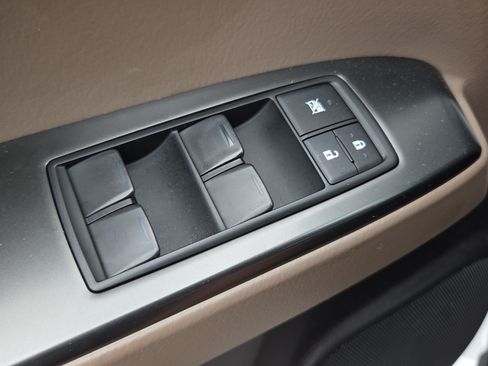 Used 2023 Lexus GX 460 Luxury w/ Accessory Package AWD/4WD image 30