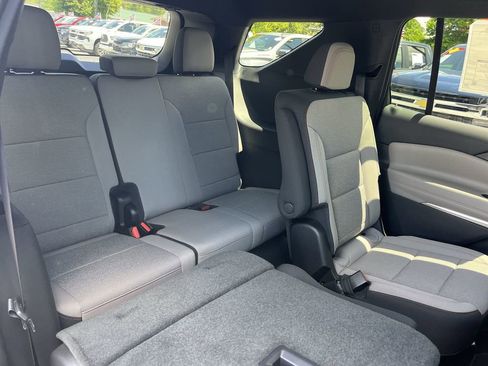 New 2025 Chevrolet Traverse LT w/ Driver Confidence Package FWD image 27