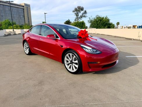 Used 2020 Tesla Model 3 Standard Range Plus RWD image 4