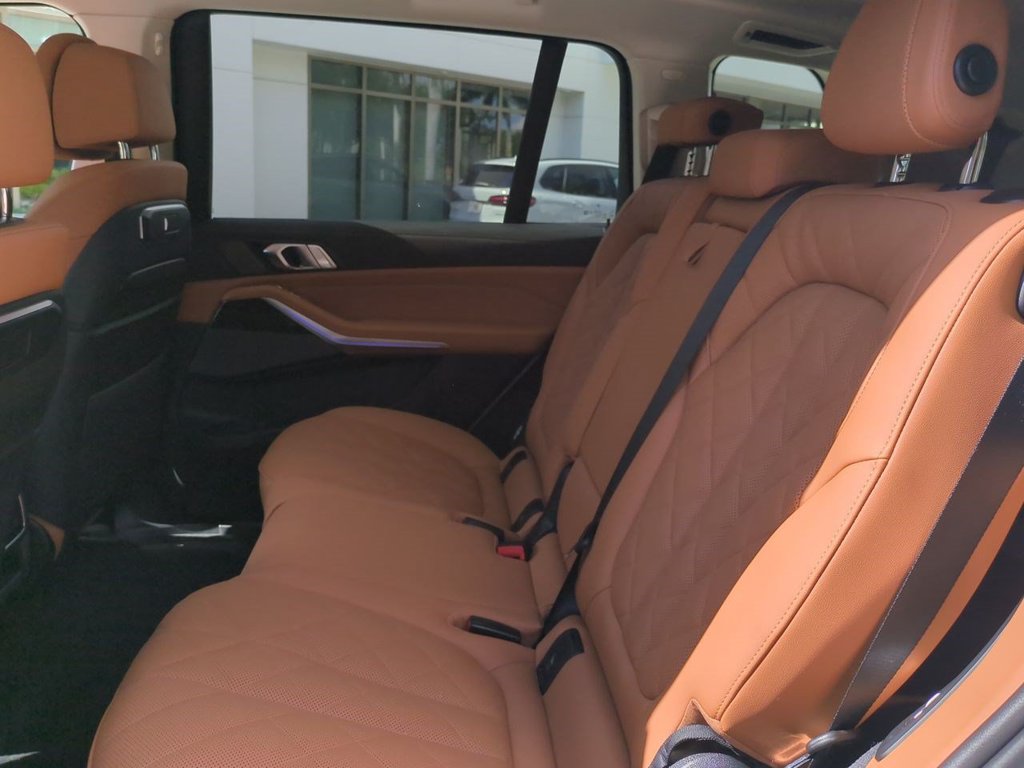 New 2026 BMW X7 xDrive40i w/ Premium Package AWD/4WD image 14