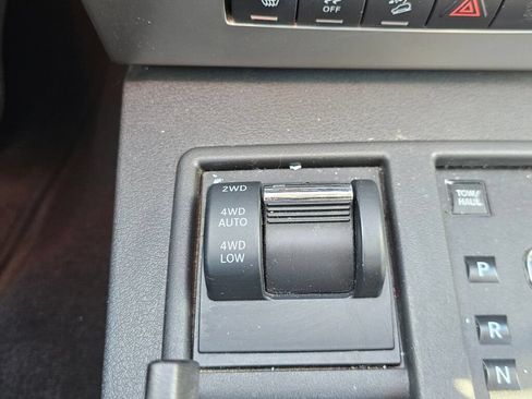 Used 2011 Jeep Liberty Renegade w/ Premium Group AWD/4WD image 37