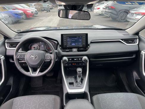 Used 2022 Toyota RAV4 XLE w/ Convenience Package image 19