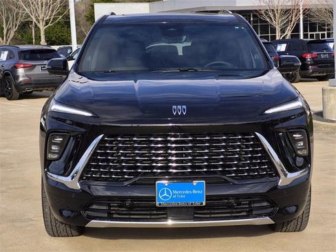 Used 2025 Buick Enclave Avenir w/ Super Cruise Package image 2