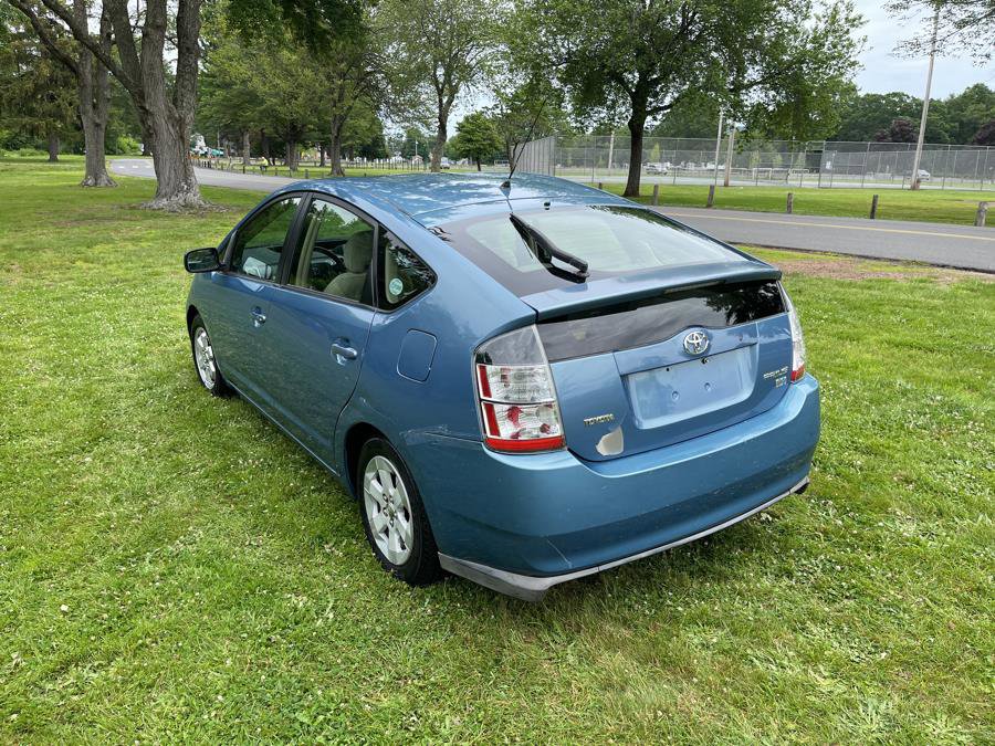 Used 2005 Toyota Prius w/ Pkg 3 FWD image 3
