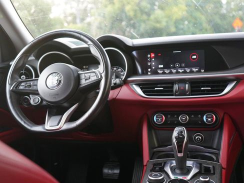 Used 2021 Alfa Romeo Stelvio Ti w/ Active Assist 2 Package TI AWD/4WD image 10