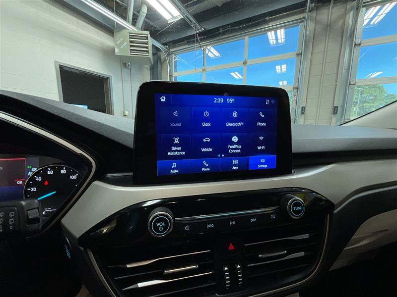 Used 2021 Ford Escape SE w/ Cold Weather Package AWD/4WD image 17