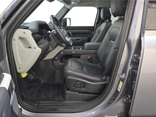 Used 2024 Land Rover Defender 110 S AWD/4WD image 4