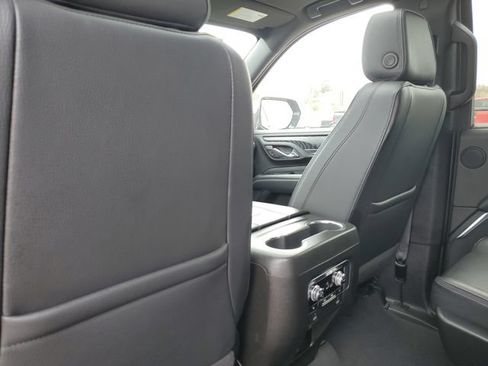 Used 2024 GMC Yukon XL Denali AWD/4WD image 31