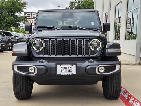 New 2026 Jeep Gladiator Sport AWD/4WD image 5