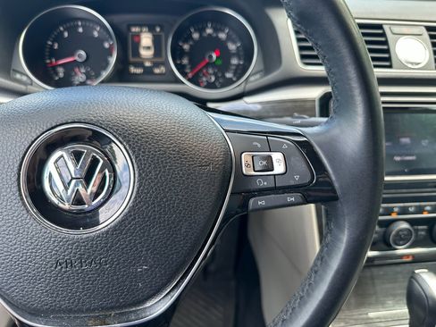 Used 2017 Volkswagen Passat 1.8T SE FWD image 20