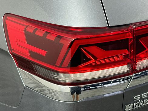 Used 2022 Volkswagen Atlas SE w/ Panoramic Sunroof Package FWD image 34