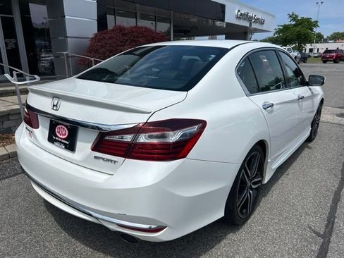 Used 2017 Honda Accord Sport image 3