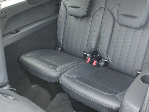 Used 2017 Mercedes-Benz GLS 450 4MATIC image 20