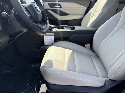 Used 2026 Nissan Rogue SV image 19