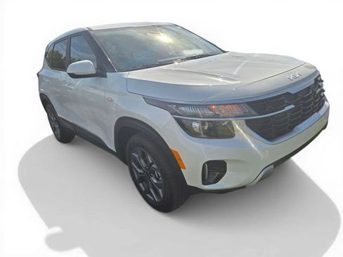 Used 2026 Kia Seltos LX FWD image 1
