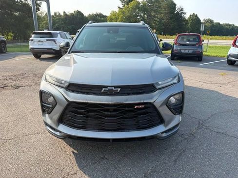 Used 2023 Chevrolet TrailBlazer RS w/ Convenience Package FWD image 2