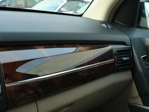 Used 2011 Mercedes-Benz GLK 350 4MATIC image 32