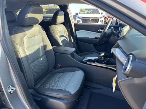 New 2026 Chevrolet Trax LT w/ LT Convenience Package image 13