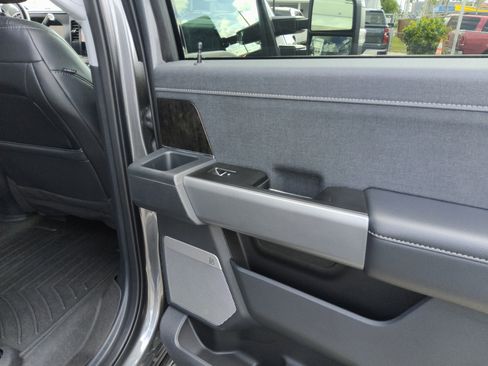 Used 2024 Ford F350 Lariat w/ Black Appearance Package image 21