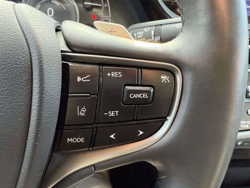 Used 2024 Lexus ES 300h w/ Premium Package image 21