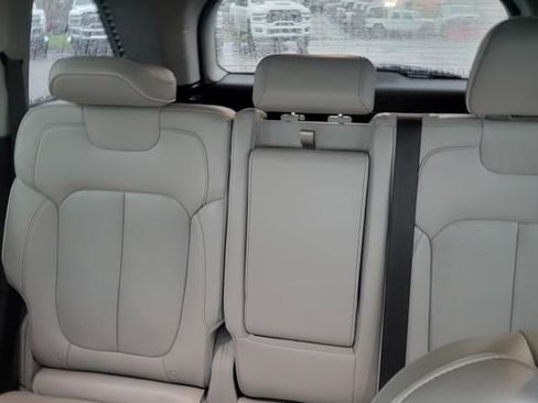 Used 2022 Jeep Grand Cherokee Overland image 16