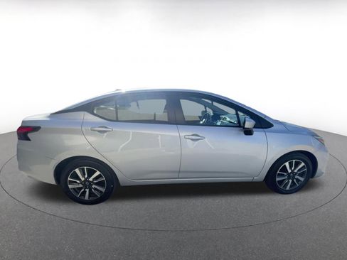 Used 2025 Nissan Versa SV image 16