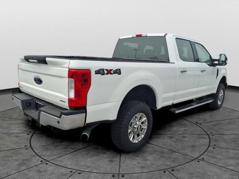 Used 2017 Ford F250 XLT w/ XLT Premium Package AWD/4WD image 4