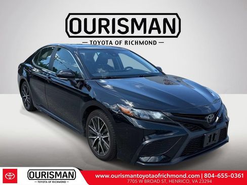 Used 2024 Toyota Camry SE w/ Cold Weather Package FWD image 1