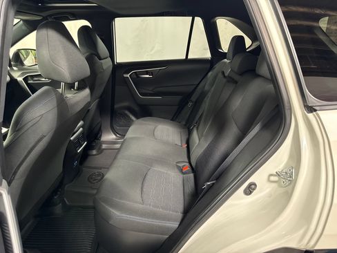 Used 2022 Toyota RAV4 SE w/ Convenience Package AWD/4WD image 5