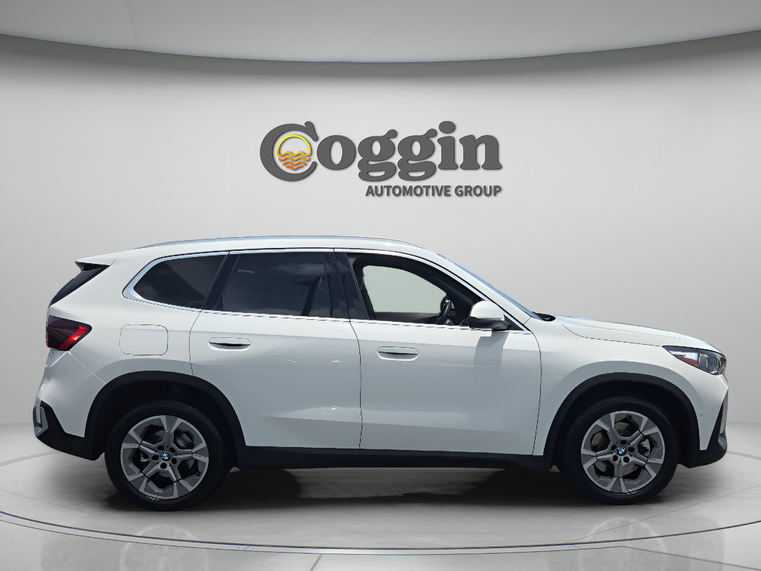 Certified 2023 BMW X1 xDrive28i AWD/4WD image 6
