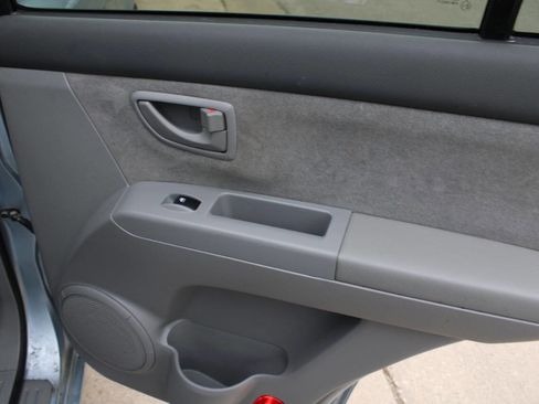 Used 2008 Kia Sorento 4WD image 9