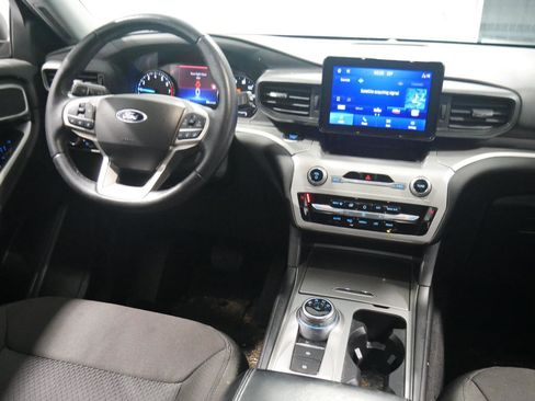 Certified 2022 Ford Explorer XLT image 19