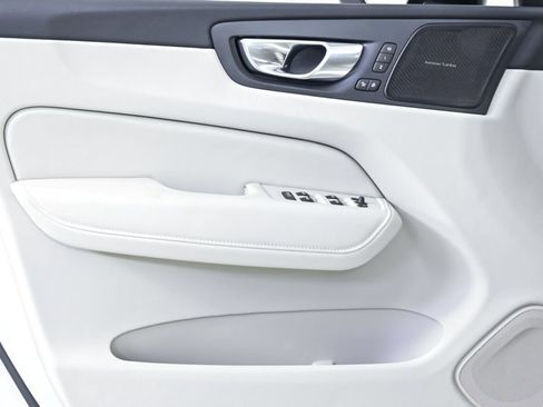 Certified 2026 Volvo XC60 B5 Ultra w/ Climate Package AWD/4WD image 8