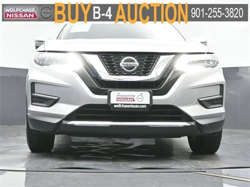 Used 2020 Nissan Rogue SV w/ Premium Package image 22