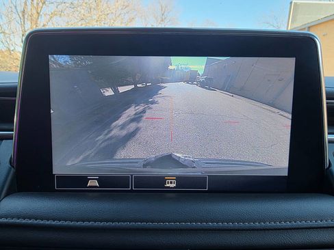 Used 2021 Chevrolet Suburban LT image 23