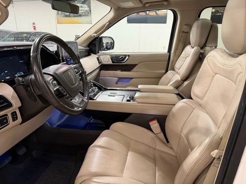 Used 2021 Lincoln Navigator L Reserve w/ Luxury Package image 30
