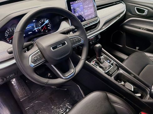 Used 2024 Jeep Compass Latitude image 7