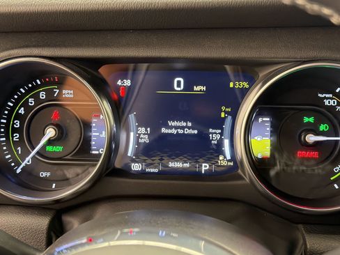 Used 2022 Jeep Wrangler Unlimited Sahara w/ Cold Weather Group AWD/4WD image 21