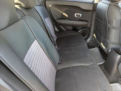 Used 2016 Kia Soul image 28