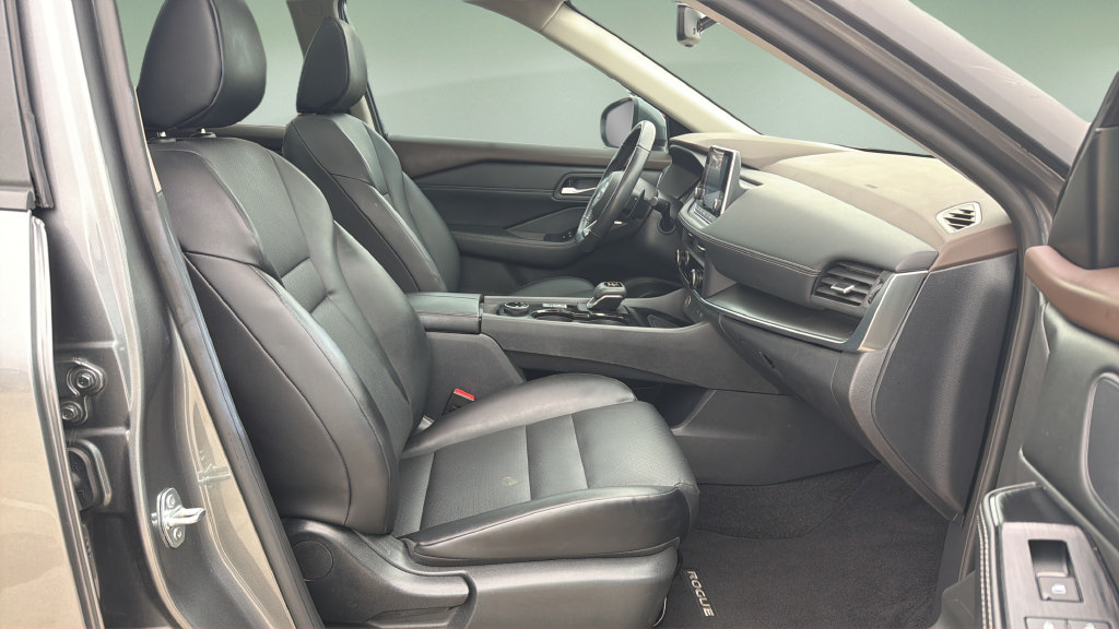 Certified 2023 Nissan Rogue SV w/ SV Premium B Package AWD/4WD image 20