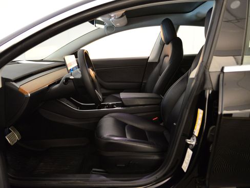 Used 2020 Tesla Model 3 Performance image 23