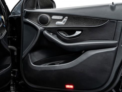 Used 2020 Mercedes-Benz GLC 300 4MATIC image 21