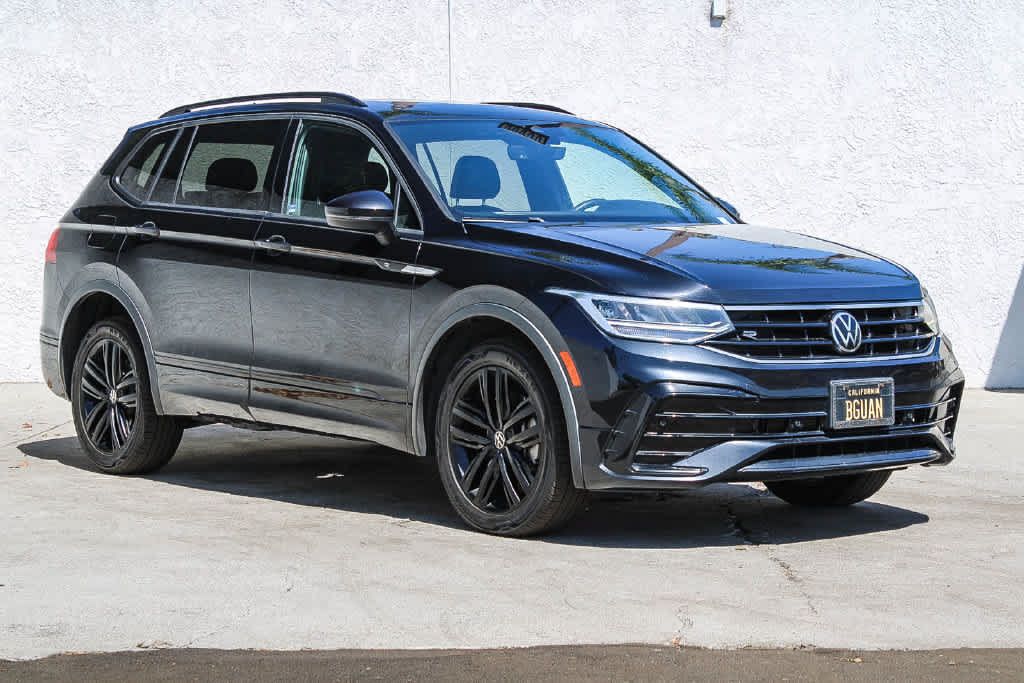 Used 2022 Volkswagen Tiguan SE R-Line FWD image 3