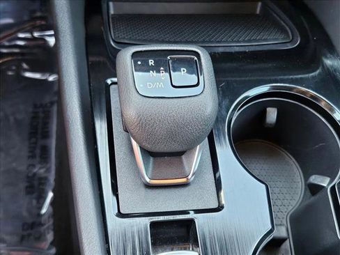 Used 2024 Nissan Rogue S image 12