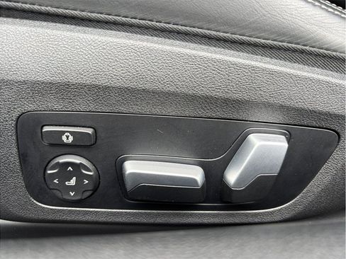 Used 2024 BMW 840i Coupe w/ M Sport Professional Package RWD image 23