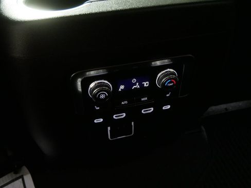 Used 2024 GMC Yukon Denali Ultimate AWD/4WD image 21