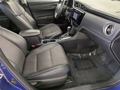 Used 2017 Toyota Corolla SE image 29