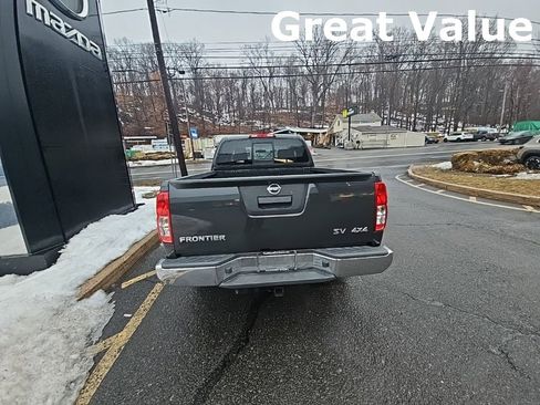 Used 2015 Nissan Frontier SV image 6