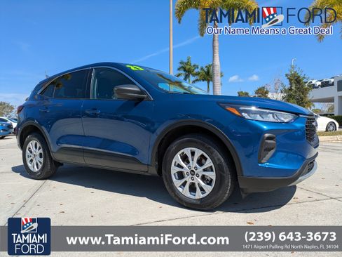 Certified 2023 Ford Escape Active AWD/4WD image 1