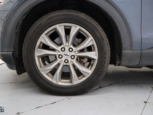 Used 2021 Ford Explorer XLT w/ Equipment Group 202A image 9